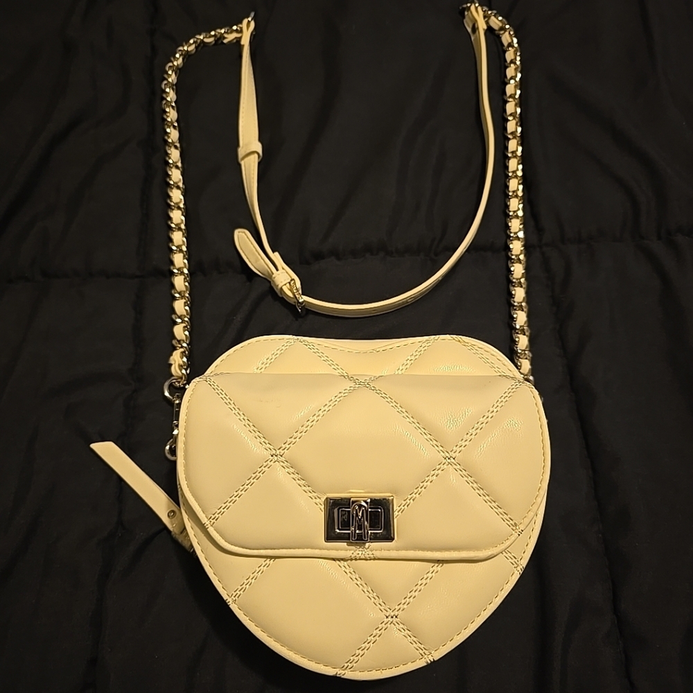 Women's heart shape crossbody bag Steve Madden beige